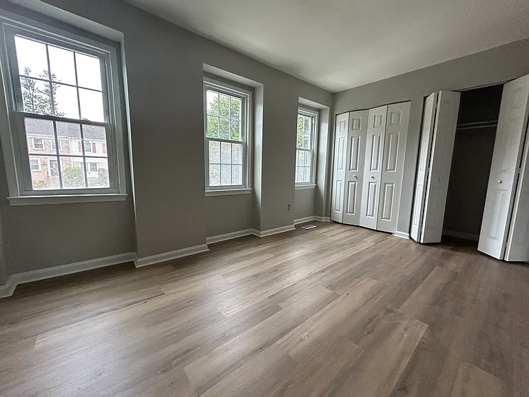 2090 Pilgrim Dr — Photo 11