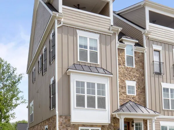 5451 Golf Dr, Crozet, VA 22932