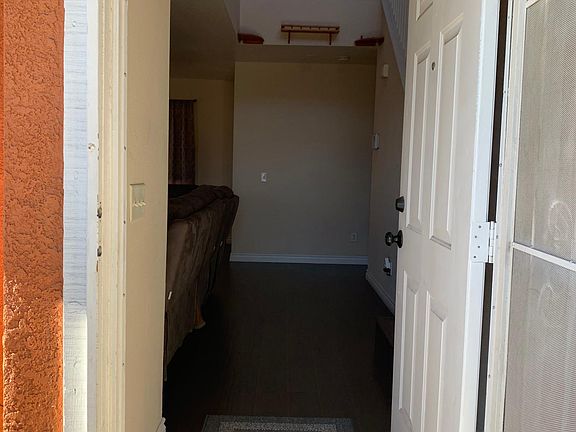 3rd image of 952 Whispering Wood Ln