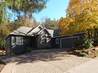 1121 S 69th Pl, Springfield, OR 97478