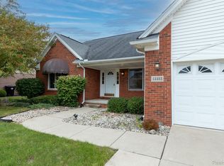 23323 Leighwood Dr, Woodhaven, MI 48183
