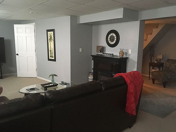 4th image of 1006 Tomlinson Ave