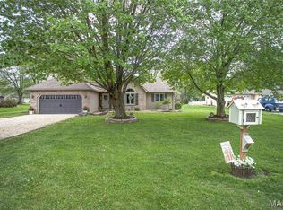 23253 Greenapple Ln, Jerseyville, IL 62052