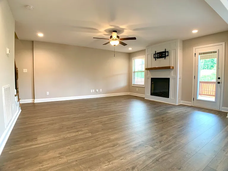 733 Banister Dr — Photo 13