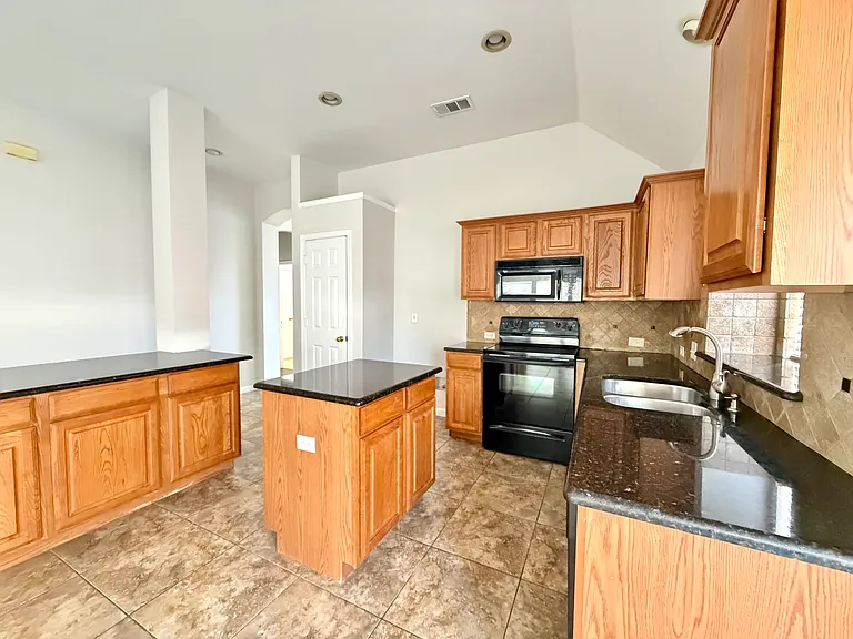 4308 Linda Kay Ln — Photo 8