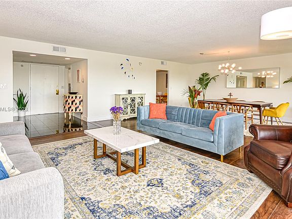 5th image of 1800 NE 114th St APT 802