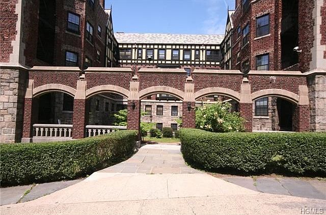 1st image of 295 N Broadway APT 49