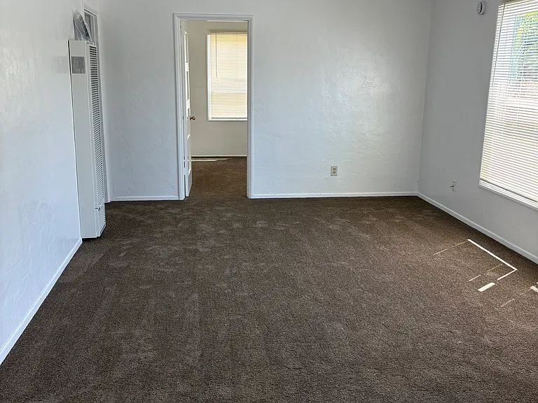817 Delaware St — Photo 3