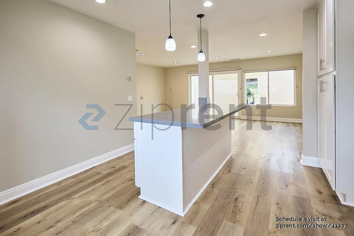 3 bed, 1162 sqft, $3,800 — Photo 3