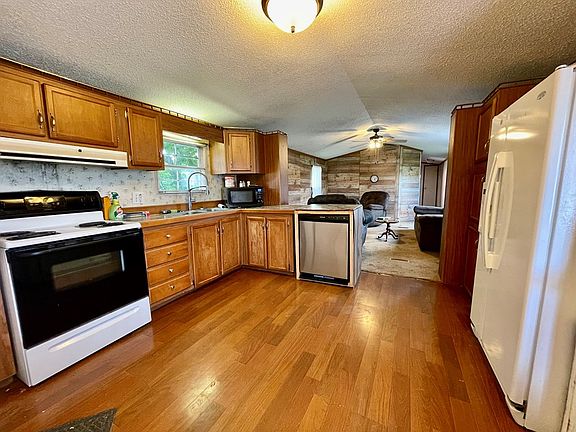 3rd image of 83 Benson Ave