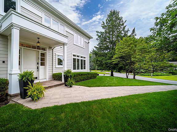 3rd image of 10 Wilson Court