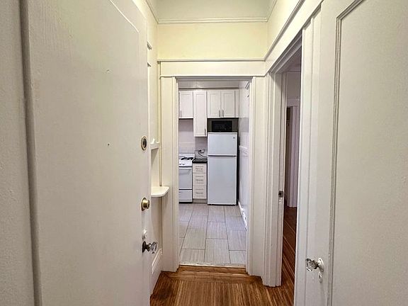 2nd image of 534 Hyde St APT 3