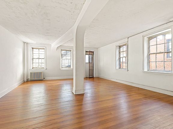 4th image of 799 Greenwich St APT 3N