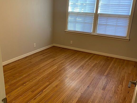 4th image of 2806 Bowie St