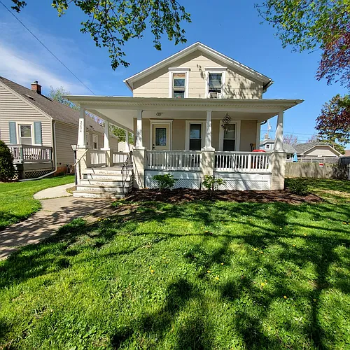 2204 Saint Clair St Photo 1