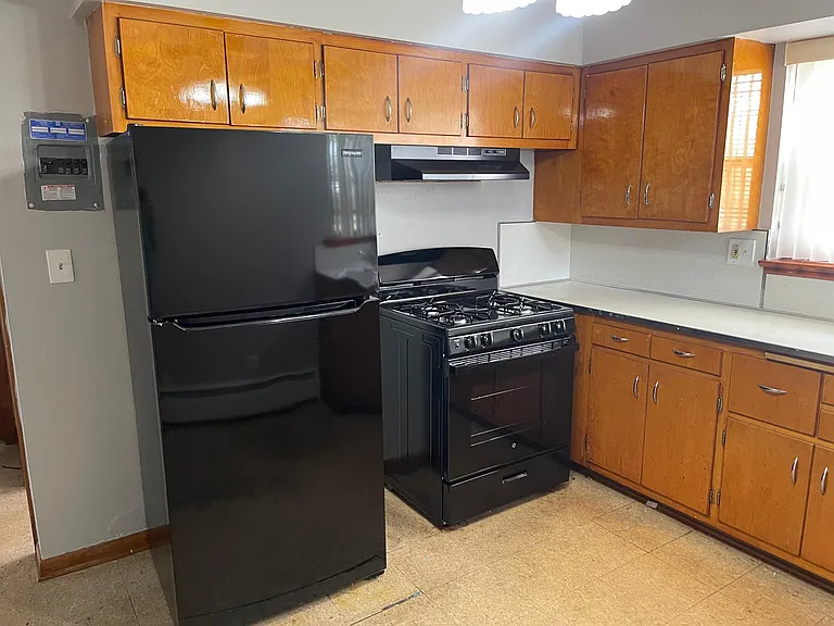 18416 Torrence Ave #2 — Photo 2