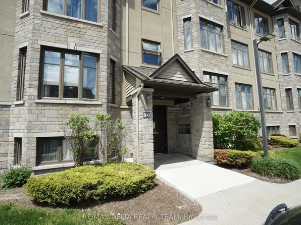 90 Prestige Cir #7, Ottawa, ON K4A 0Y1