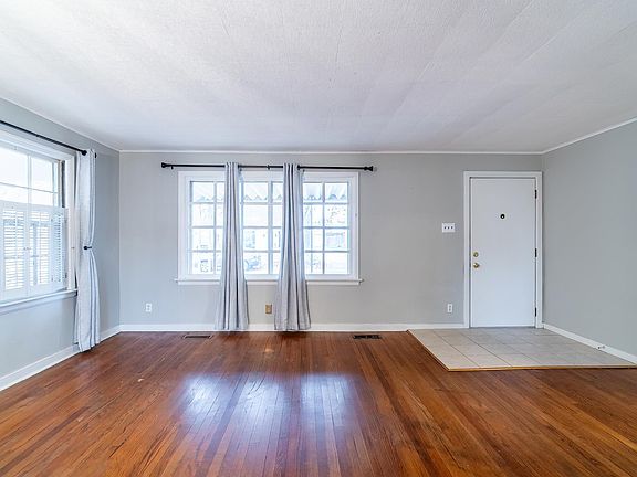5th image of 1427 Margaret Ave