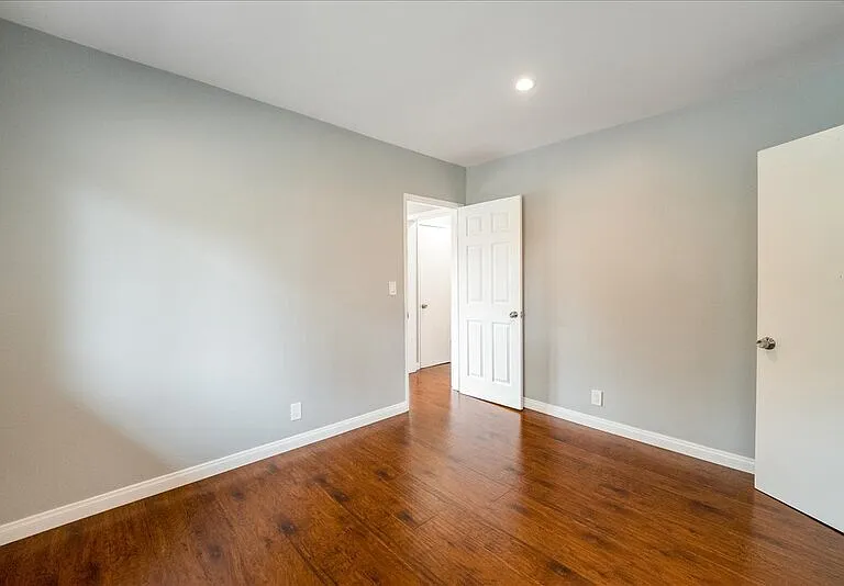 1711 Delaware Ave #5 — Photo 19