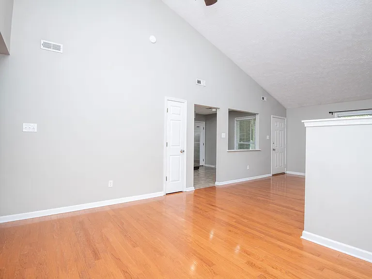 8816 Mill Run Dr — Photo 18