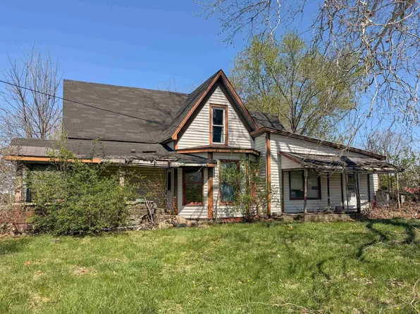 8110 S Walnut St, Daleville, IN 47334