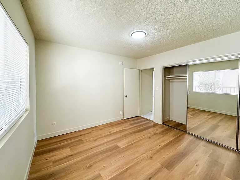 4375 York Blvd #111 — Photo 14