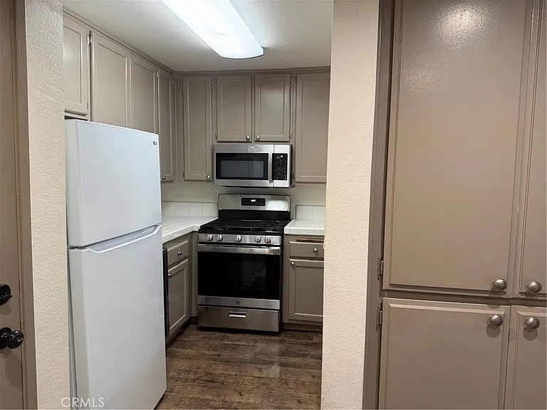 1441 Brett Pl #249 — Photo 4