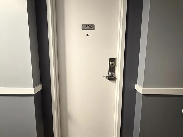 145 Wellington St W #306 — Photo 2