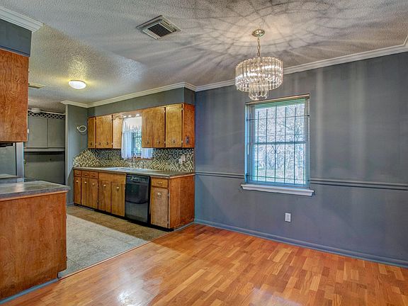 5th image of 2023 S Izard St