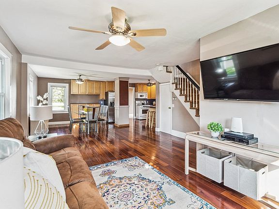 4th image of 48 Bloomfield Ave