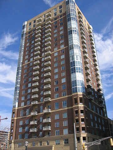 Enormous 1 Bedroom Corner Unit Overlooking Centennial Park, The Aquarium