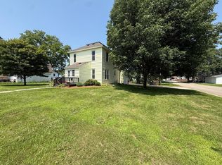 300 Ellington St, West Concord, MN 55985