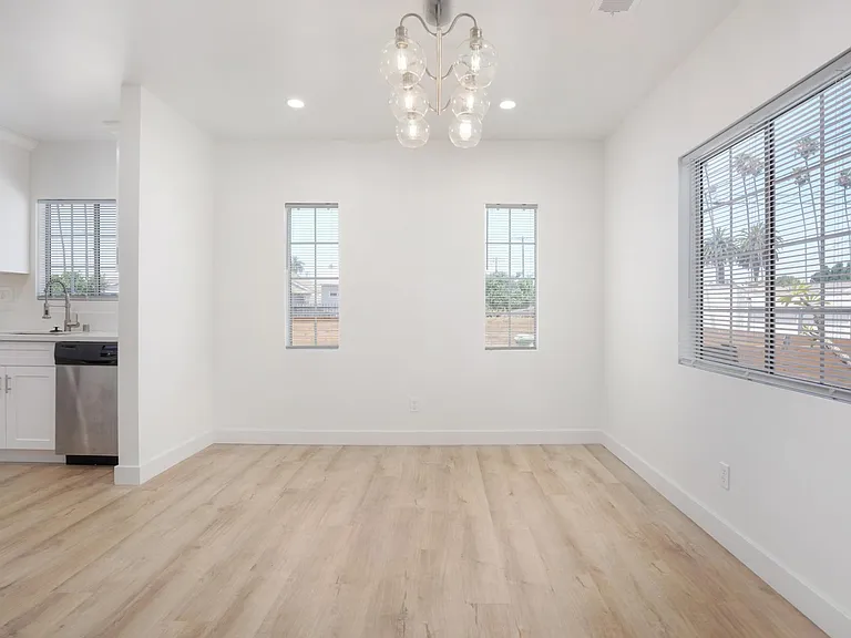 5123 Cimarron St — Photo 3