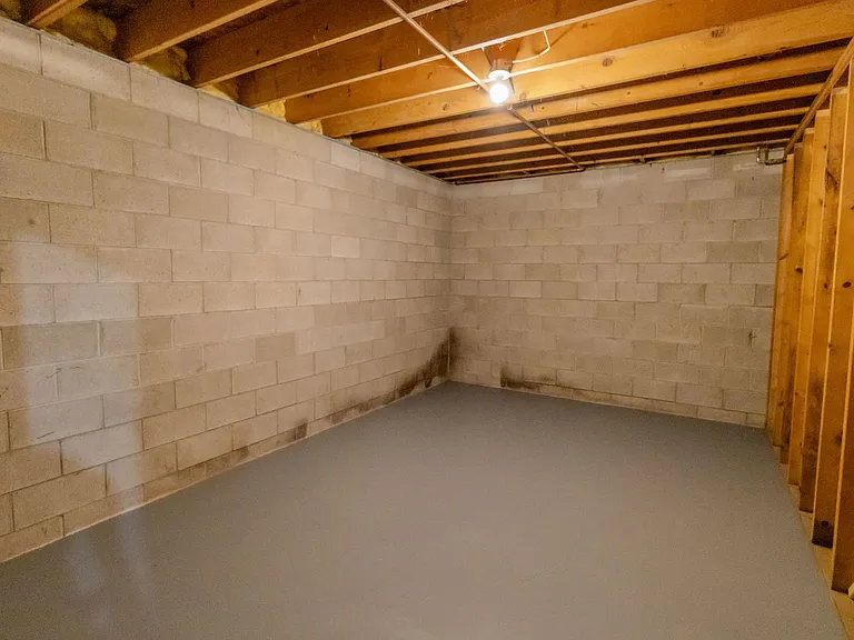 Ingalls Avenue Apartments — Photo 30