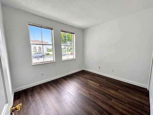 15503 SW 40th St — Photo 4