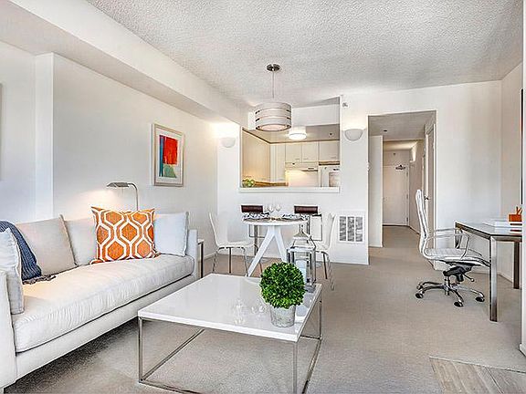 3rd image of 888 Ofarrell St APT W1216