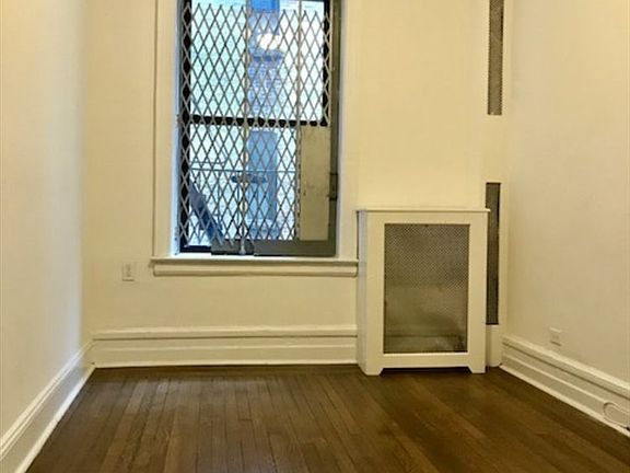 5th image of 600 W 178th St APT 55