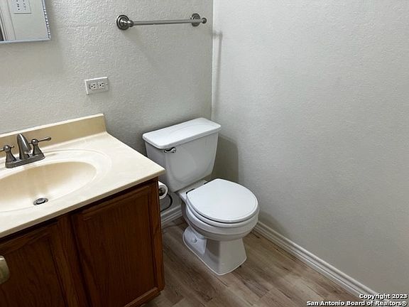 4th image of 6611 Clouds Point