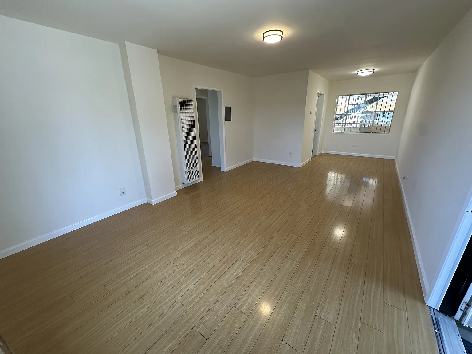 223 E Burbank Blvd - 202 — Photo 2