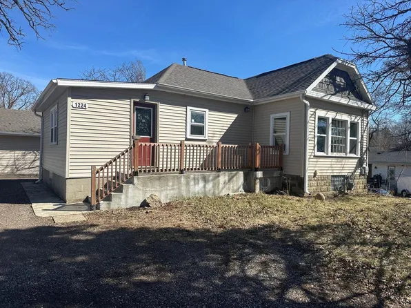 N1224 Clover ROAD, Genoa City, WI 53128