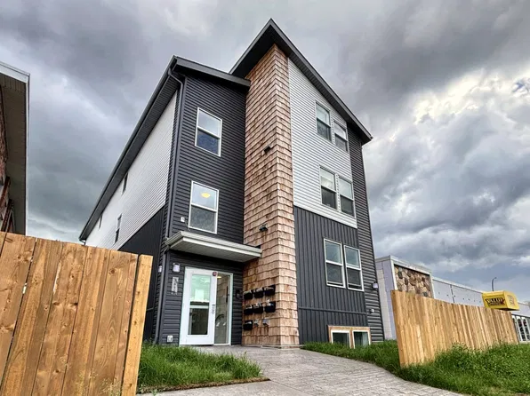 3611 118th Ave NW #201, Edmonton, AB T5W 0Z3