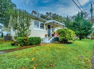 106 Tomlinson Rd, Oak Ridge, TN 37830