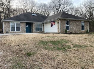 803 N Gaskill St, Huntsville, AR 72740