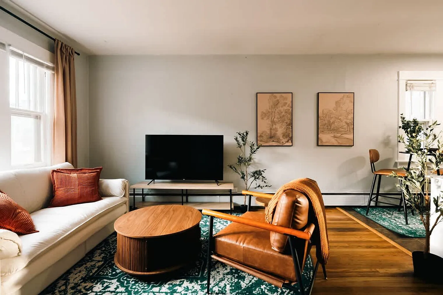 1 bed, 1.0 bath, $2,480 — Photo 2