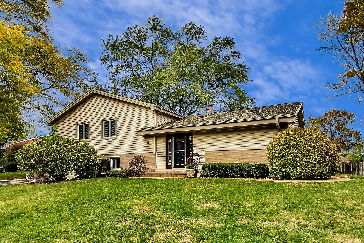 1801 Heather Ct photo 1