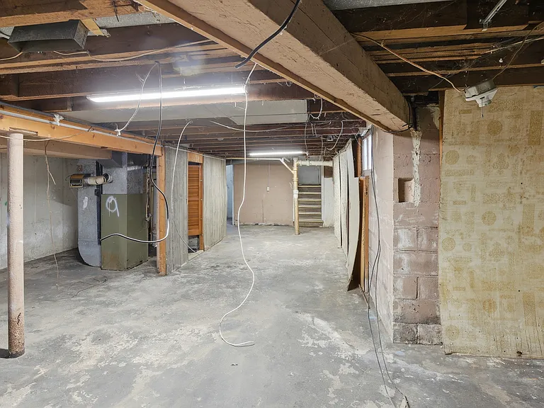 2310 Jerome St — Photo 12