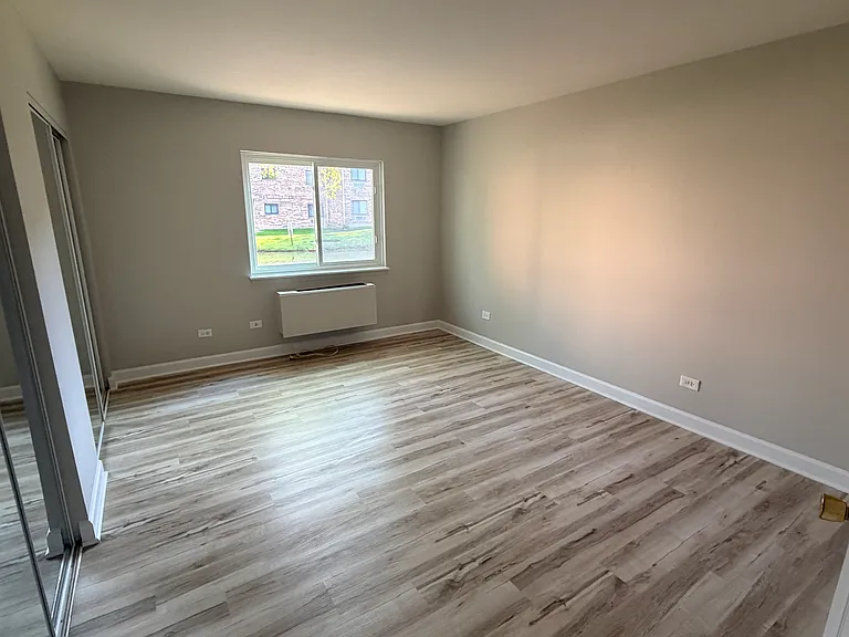 2203 W Nichols Rd — Photo 6