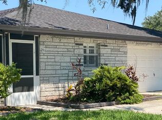 916R Shangri La Dr, Seffner, FL 33584