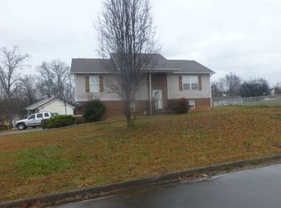 704 Duvall Ct, Strawberry Plains, TN 37871