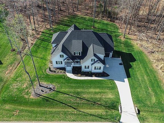 2nd image of 5507 Briardenn Ct